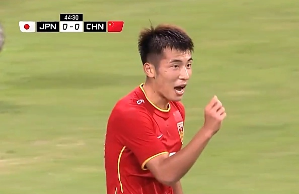 韩佳奇东亚杯扑救挡住了多少球,男足0:2不敌韩国无缘四强