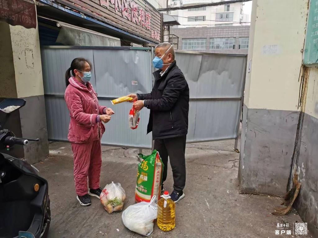 关爱孤寡残疾人贴心服务暖人心,禁毒关爱不止步贴心帮扶暖人心