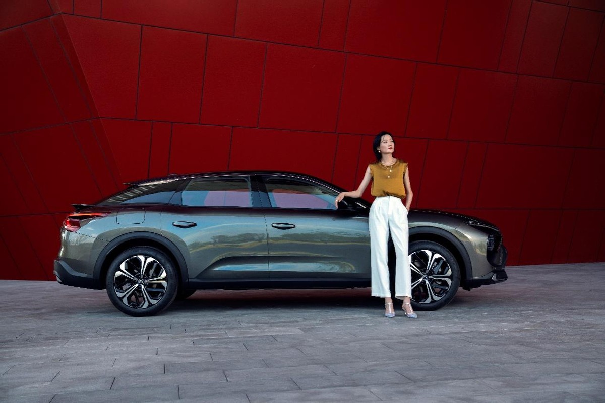 雪铁龙凡尔赛c5x最低首付多少落地,雪铁龙凡尔赛c5x首付多少钱