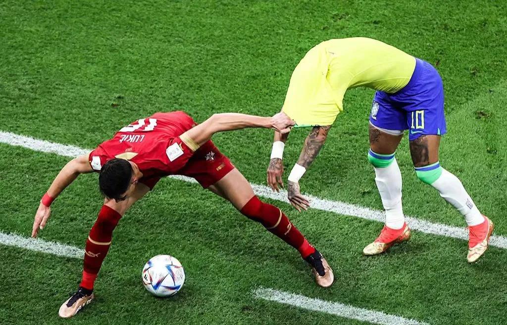 巴西球星内马尔的感情史,内马尔绯闻女友