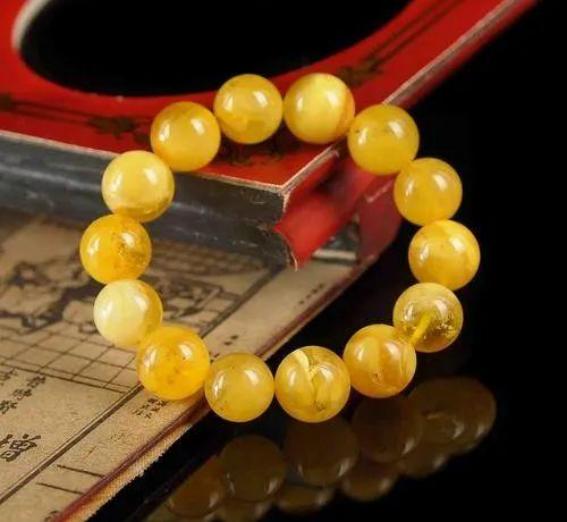 蜜蜡上油用橄榄油可以吗,蜜蜡上油盘玩还有效果吗