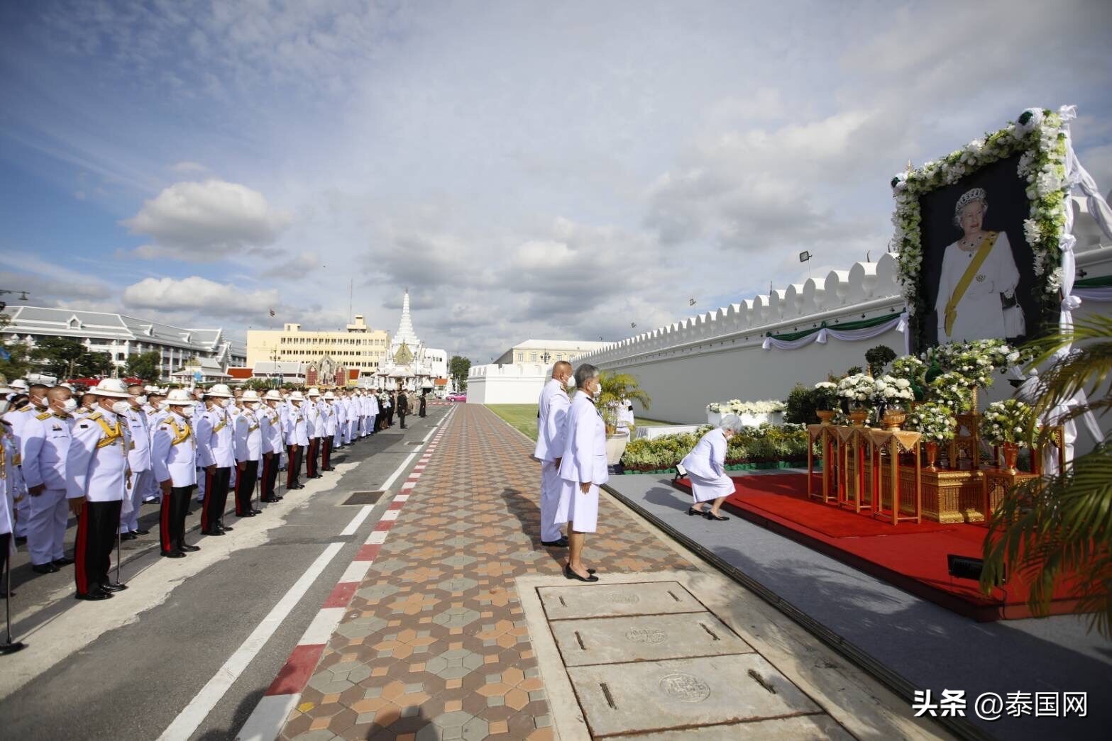 泰国悼念国王,泰国国王去世民众有什么悼念仪式