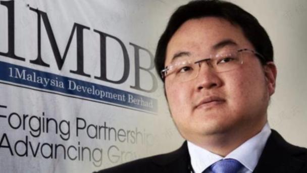 华裔富豪贪污35亿，拿钱泡遍全球女星，被4国通缉，他怎么做到的