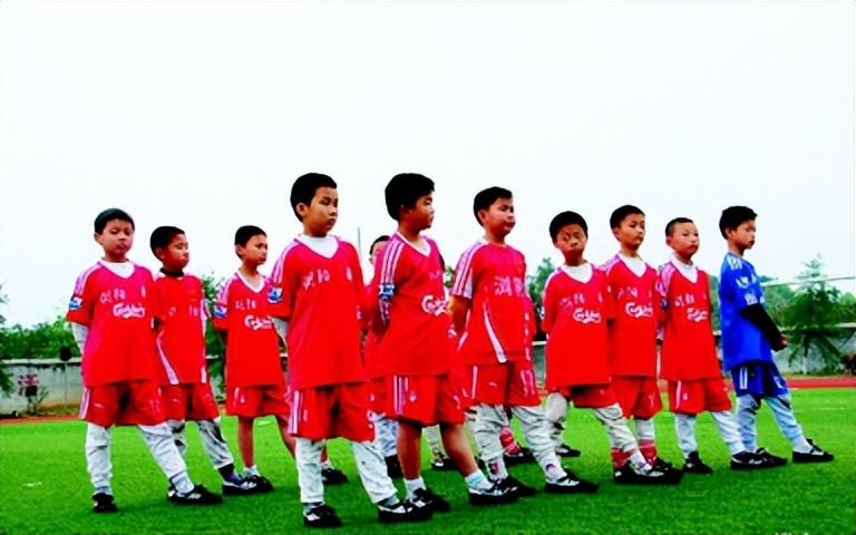 踢足球的才是真正的男人采访,踢足球才是真正的男人