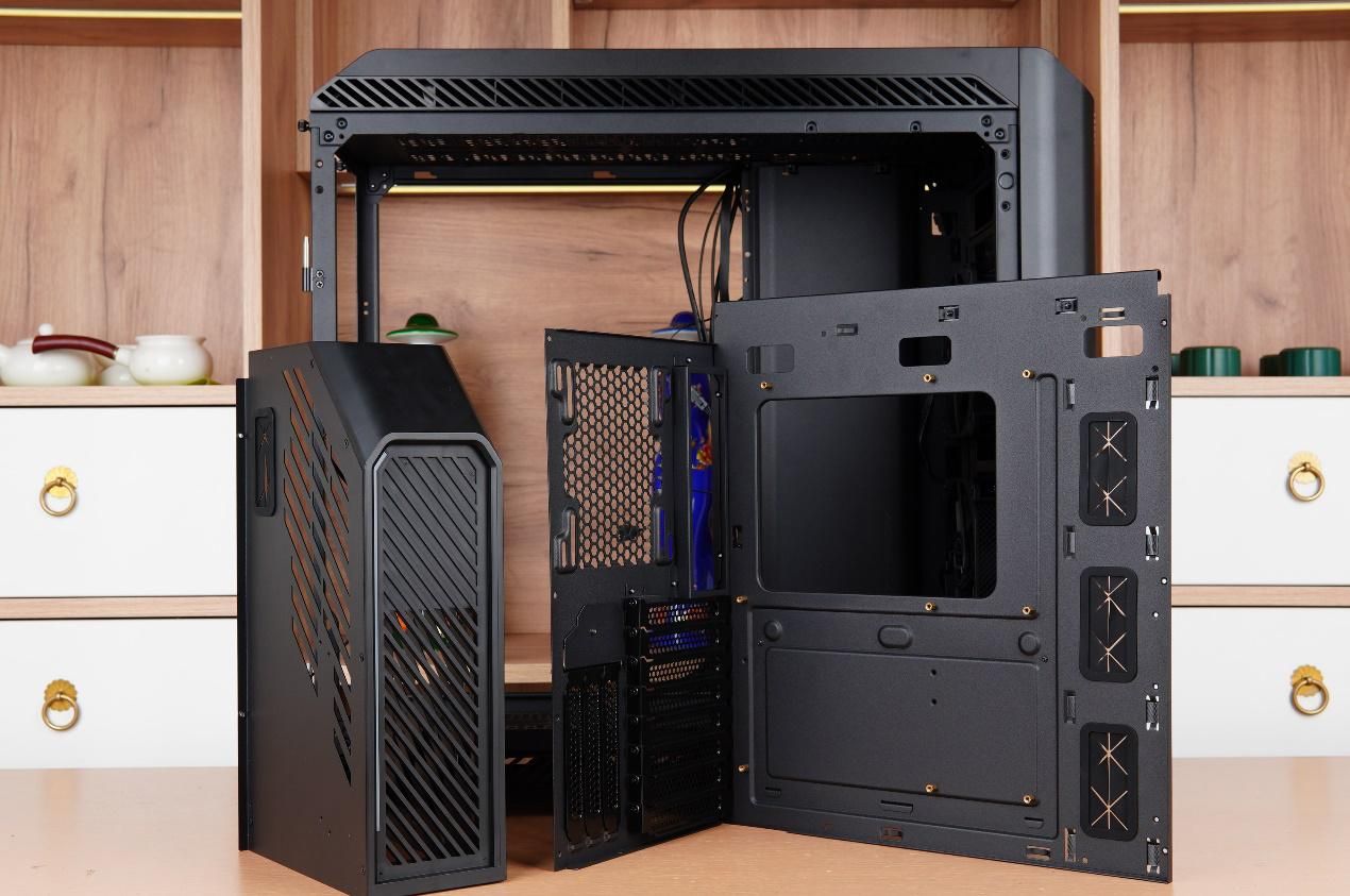 可以装多个硬盘的主机箱,带可插拔硬盘盒的主机