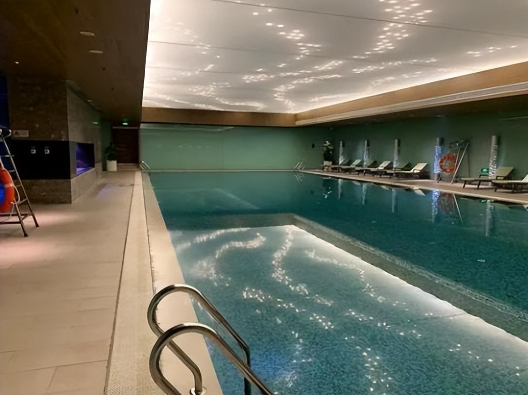 央美邹雅琪假扮名媛21天视频,央美女生假扮名媛21天没花一分钱