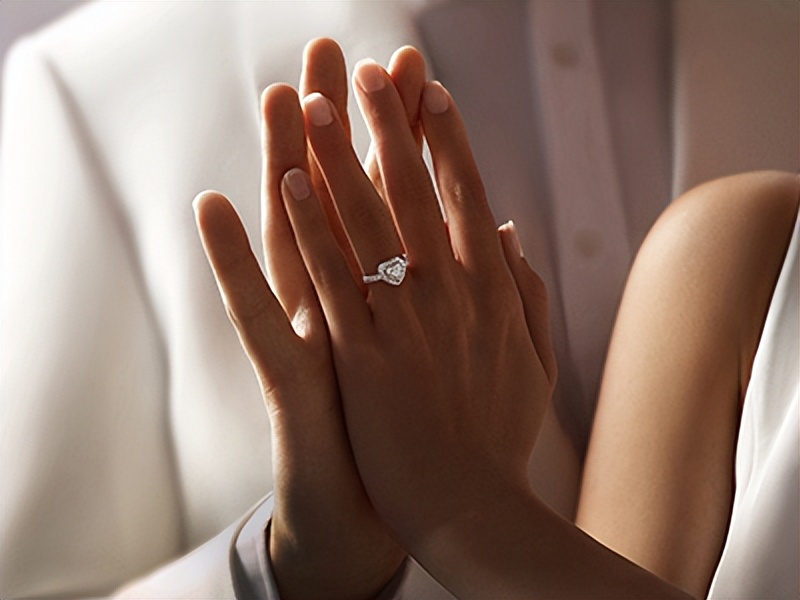 买婚戒一般多少钱合适,婚戒一般买多少钱的合适