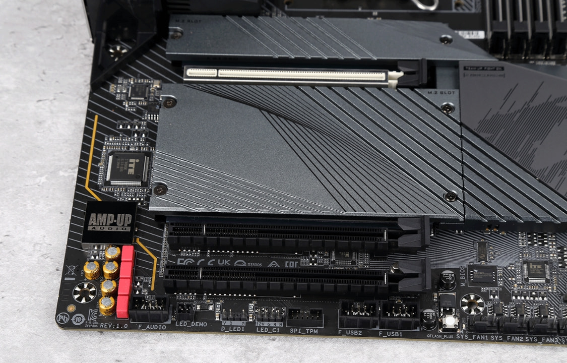 技嘉z690雪鹰和小雕主板评测,技嘉z690小雕pro评测