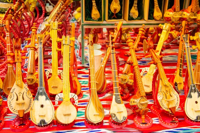 民族特色文化的发展趋势,56个民族里面文化最齐全的有哪些