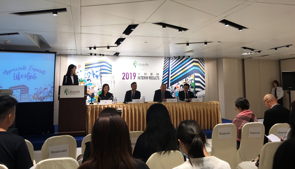 暴亏13亿，惨变空城！爆火20年的香港巨头，被内地游客抛弃了