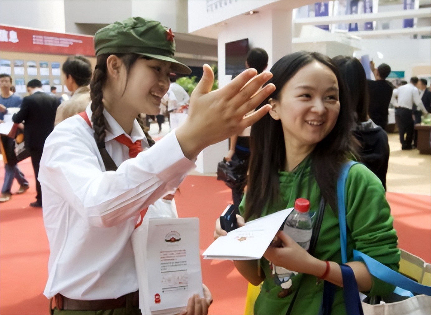 为什么售楼处多是漂亮女生,为啥售楼部女的漂亮