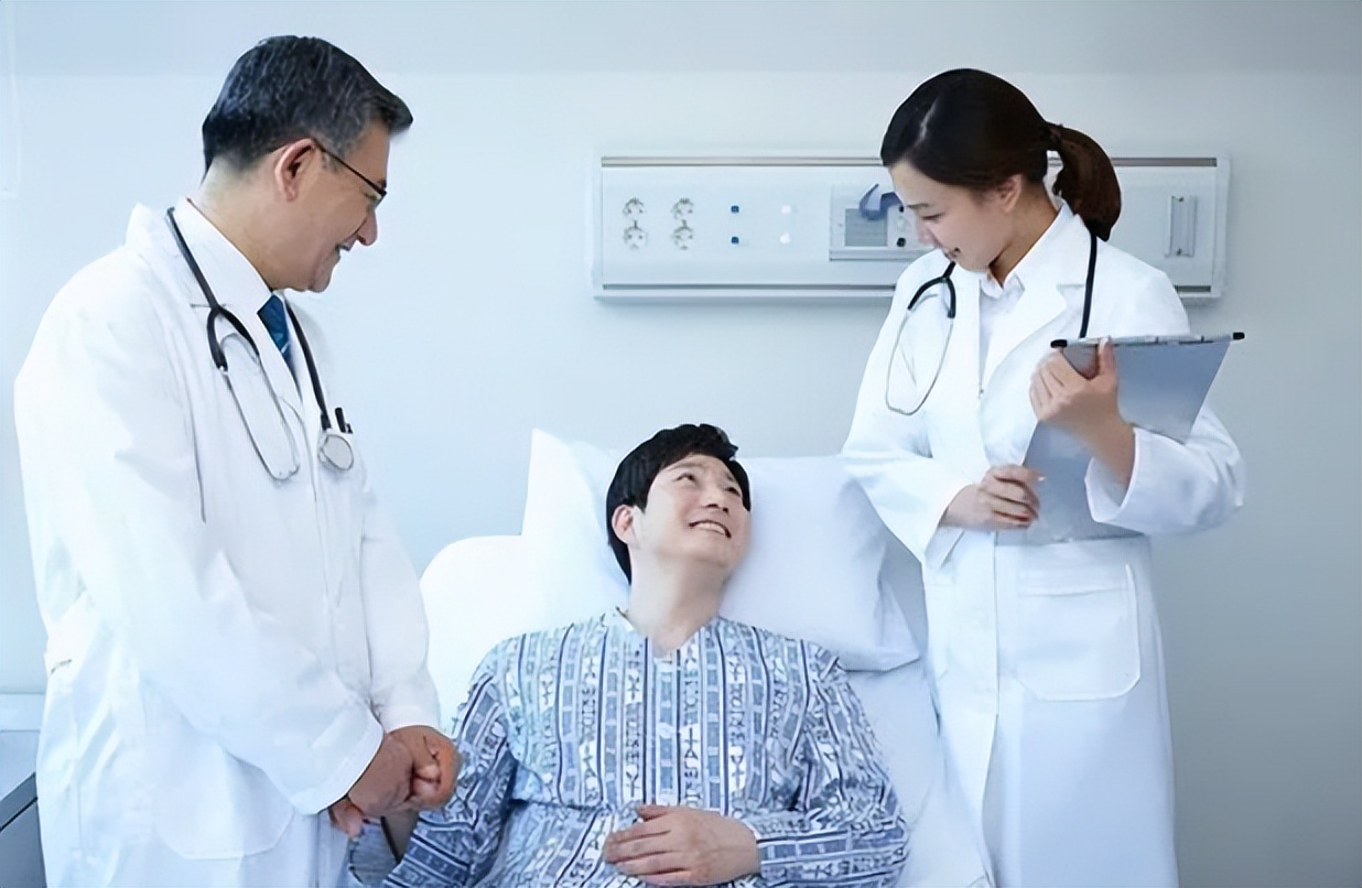 一台10万的手术医生拿多少,手术室主刀医生一般能拿多少钱