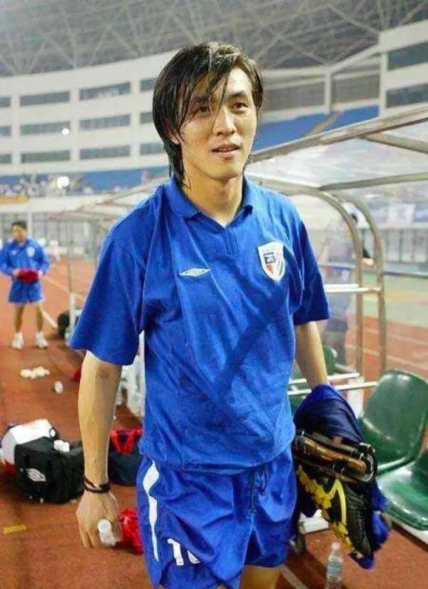 足坛星二代李嗣镕,足坛颜值担当李嗣镕