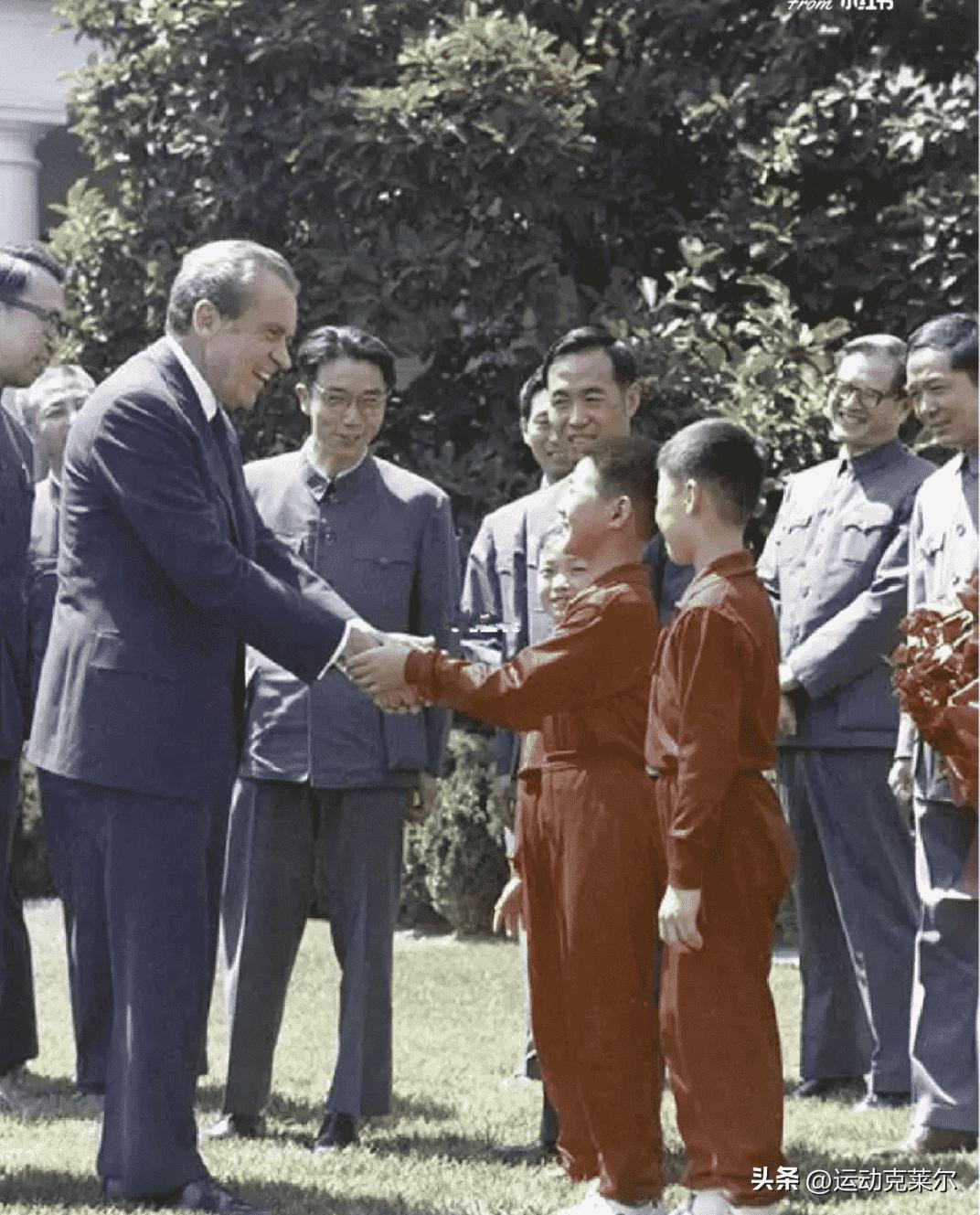 日军当着国军的面杀俘虏,日军侵华兽行