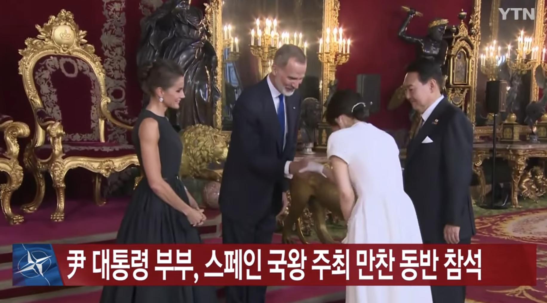 韩国第一夫人闪耀亮相国宴,韩国第一夫人参加国宴时候的绿裙