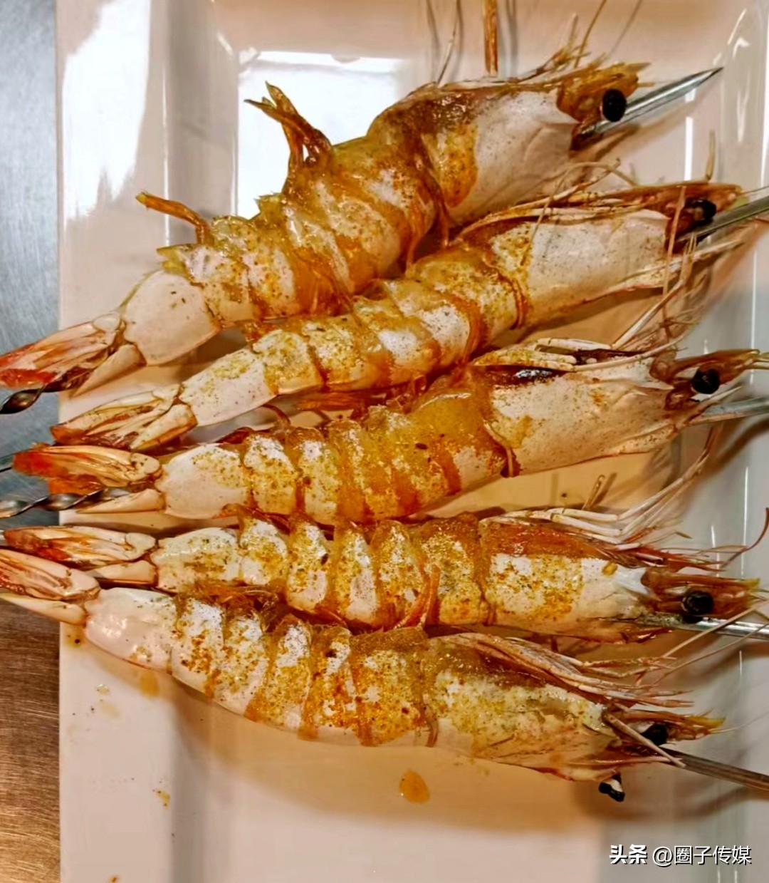 鲜香的舌尖诱惑,从经典延至创新,【震旦海鲜烧烤酒店】