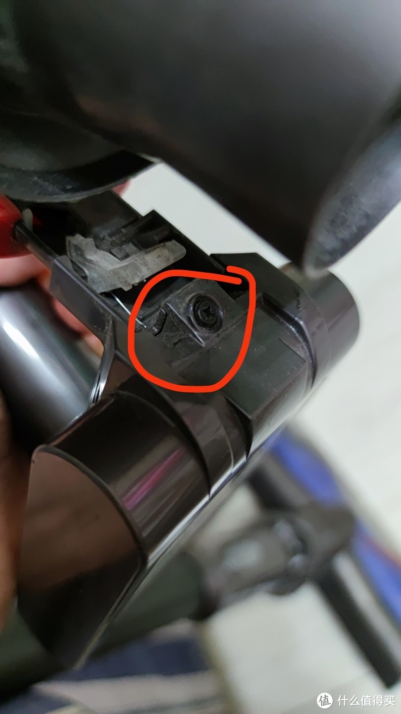 戴森v15吸尘器只配一块电池吗,戴森吸尘器v10可以换电池吗