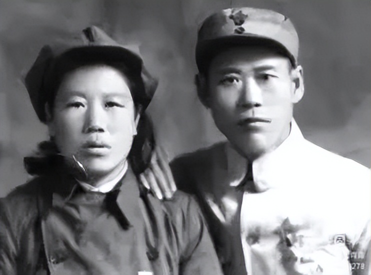 抗日战士的爱情故事,抗战老兵回忆抗日女兵