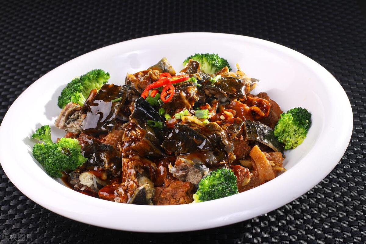 深圳鸡公煲店一个月可以赚多少钱,鸡公煲真实收入