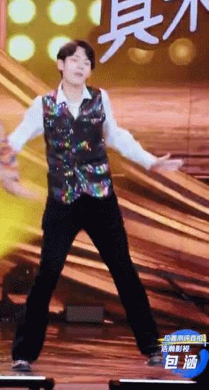 娱乐圈还有哪些假臀假肌肉,假臀假肌肉假肩膀的明星们