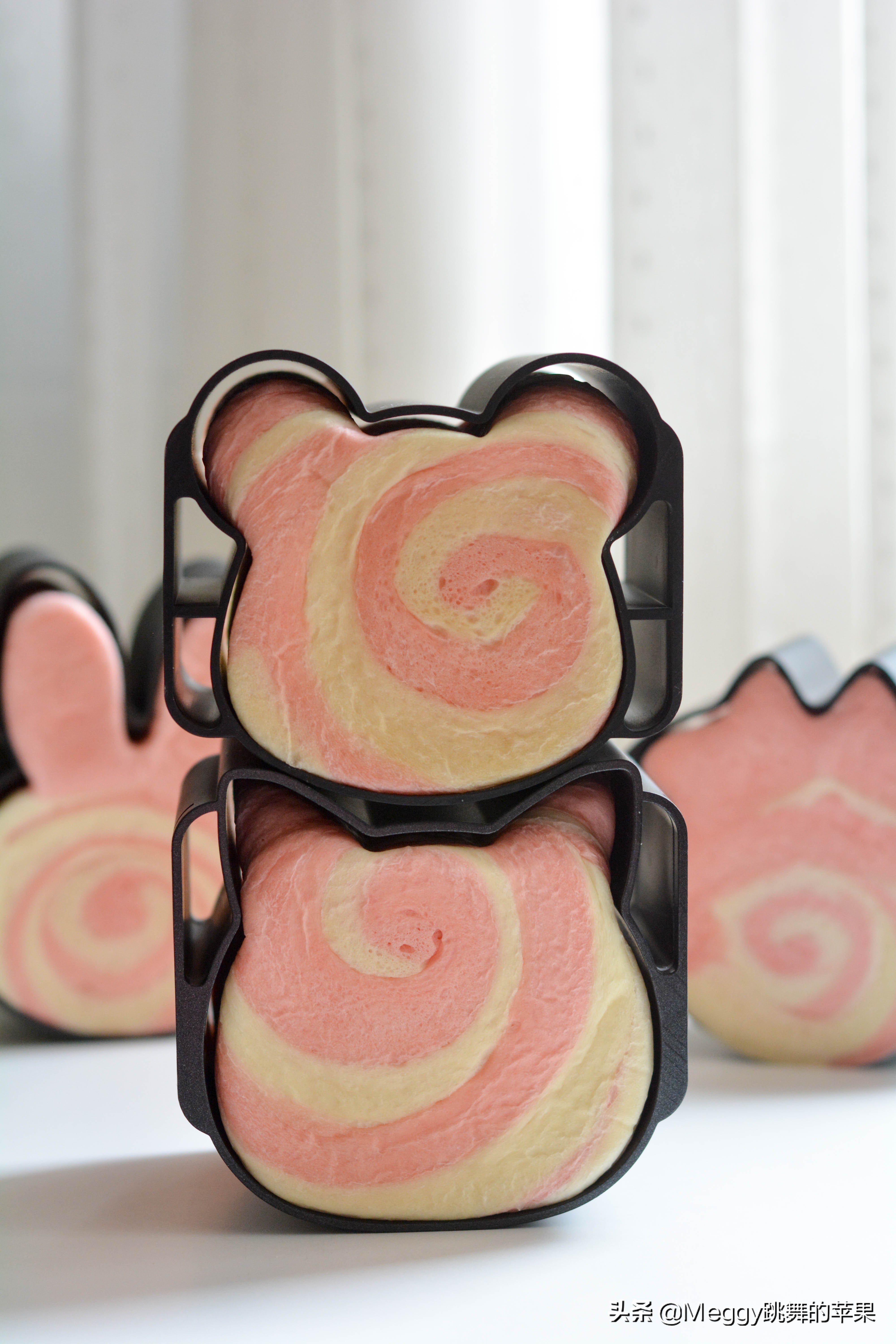 4款有颜有料又好吃的夹心面包,超好吃的紫米夹心炼乳面包推荐