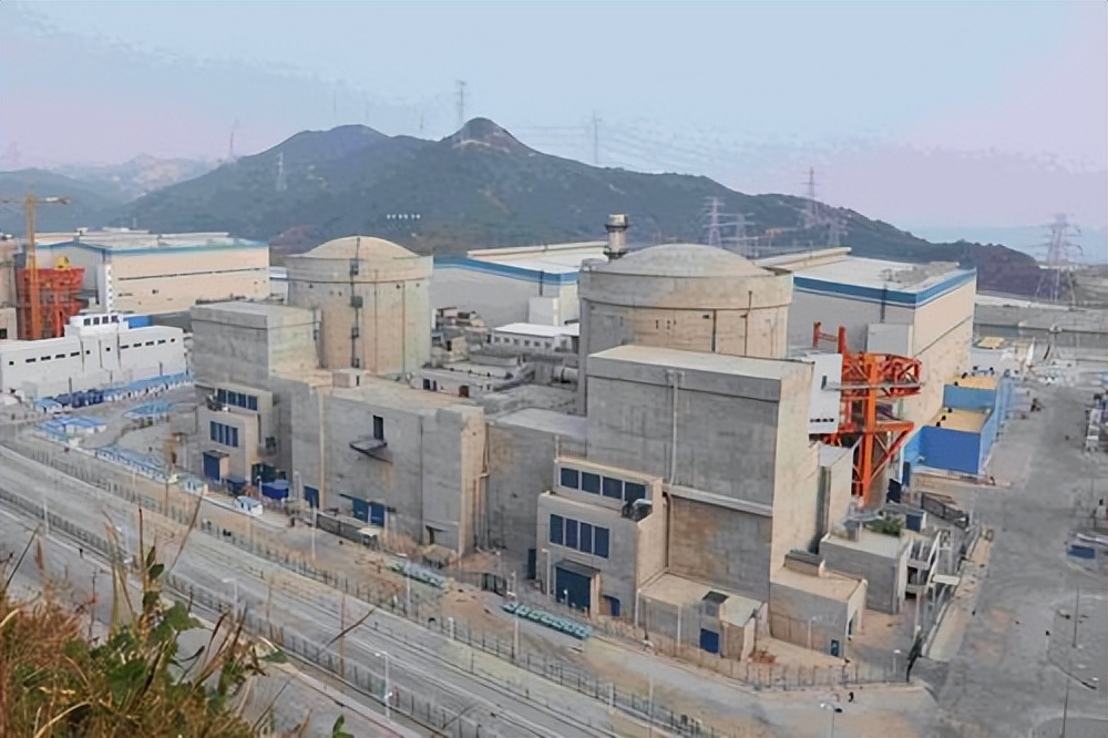 端碗吃饭放碗骂娘,端碗吃肉放筷骂娘