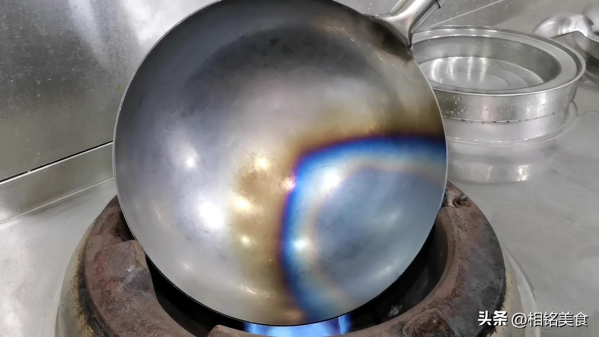 新铁锅怎样开锅小妙招视频,不粘锅的铁锅最佳开锅方法