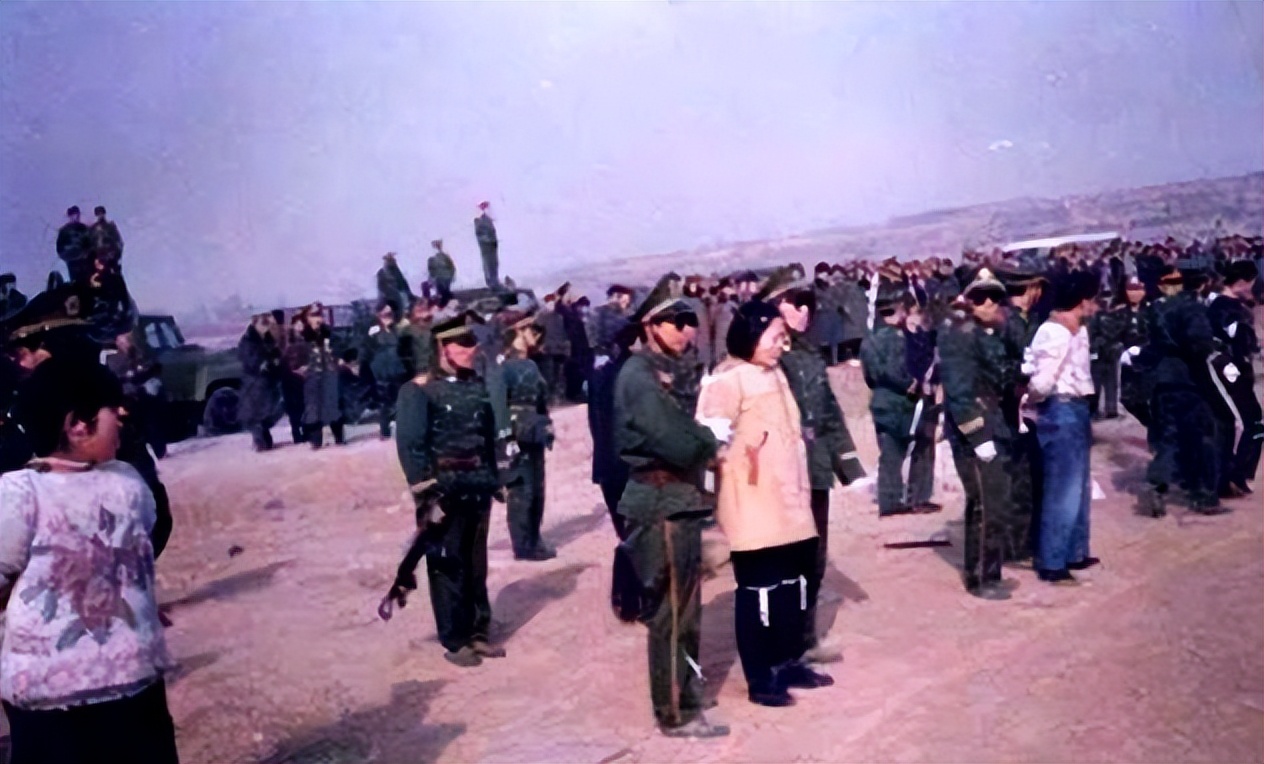 50岁女子贩毒被捕,二十岁女孩帮男友贩毒被抓