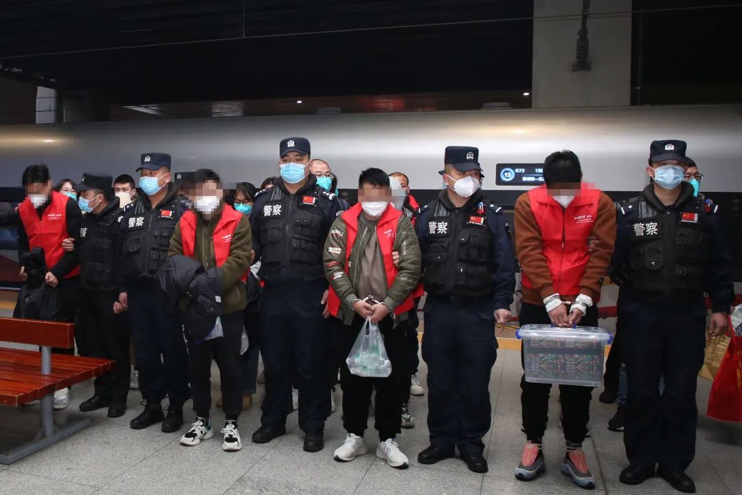 翡翠原石直播间骗术内幕,网络赌石特大诈骗案