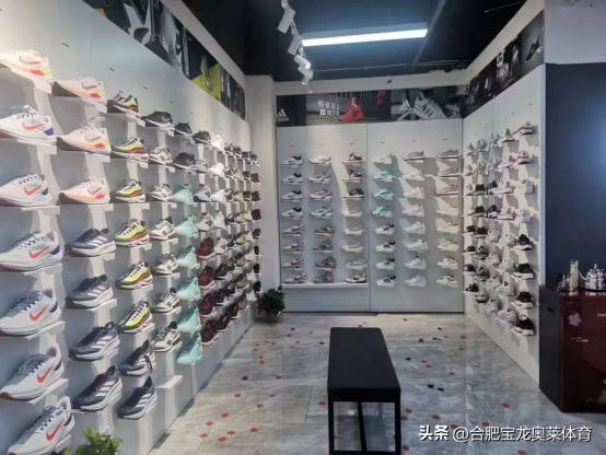 耐克阿迪达斯折扣店加盟能赚钱吗,耐克阿迪折扣店的生意还能做吗