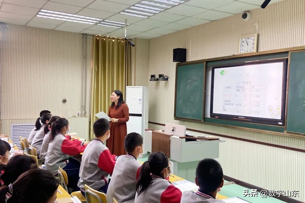 青岛君峰路中学携手莱西市济南路中学开展同课异构活动