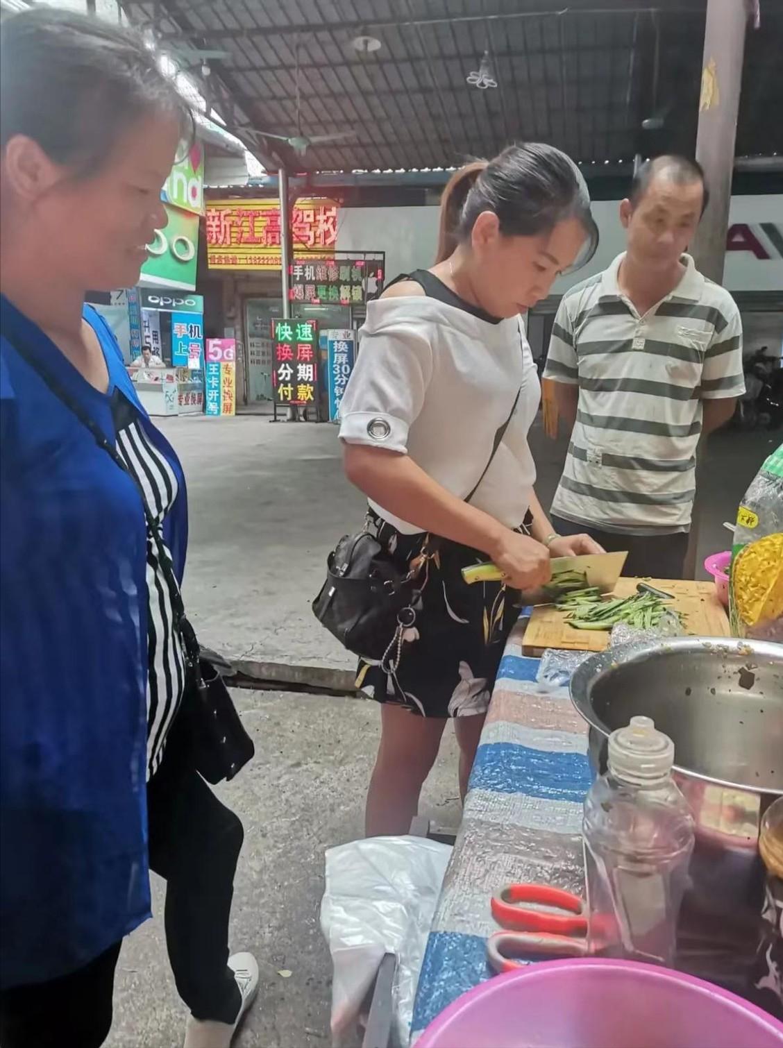 我，90后重庆人，初中辍学当厂妹，结婚没彩礼，现靠摆摊买房买车