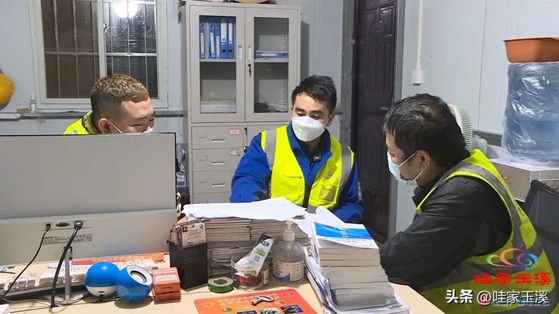 新春走基层开门红,新春走基层抢修油井夺取高产