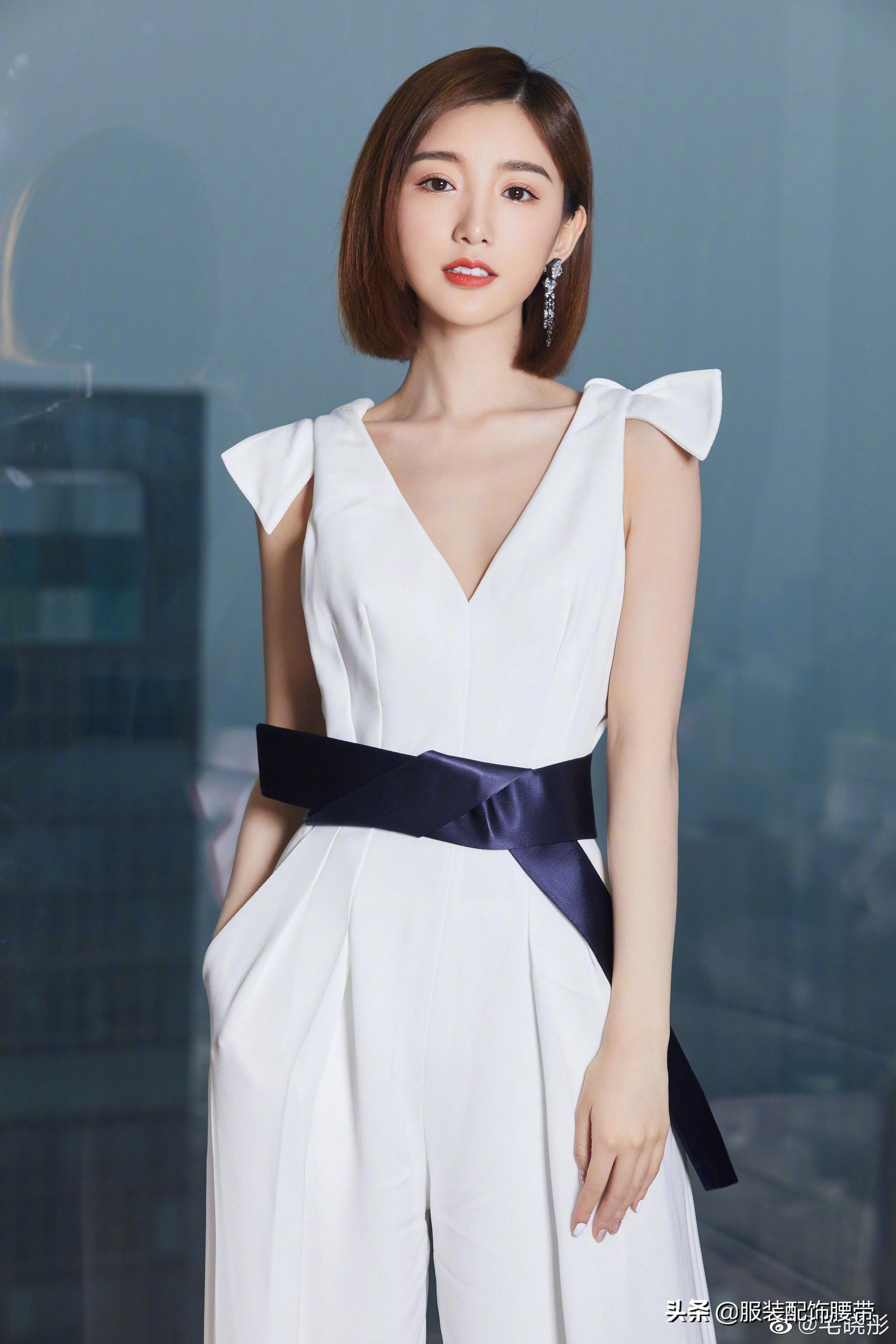 当红女明星束腰有妙招，学习古力娜扎毛晓彤完美的收腰技巧