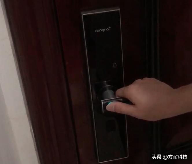 智能锁指纹不识别是怎么回事,指纹锁的指纹头不灵敏怎么解决