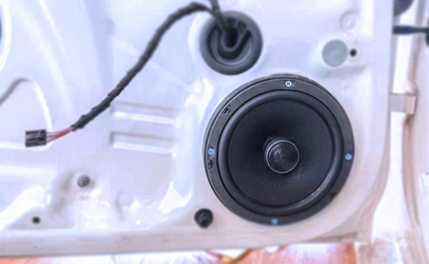 大众桑塔纳改装音响低音炮,大众桑塔纳音响改装放哪里合适