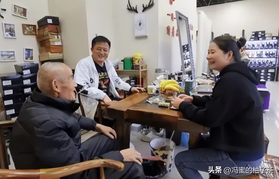 73岁老兵被护工打爆眼球第三集,73岁老人被护工打裂眼球后续