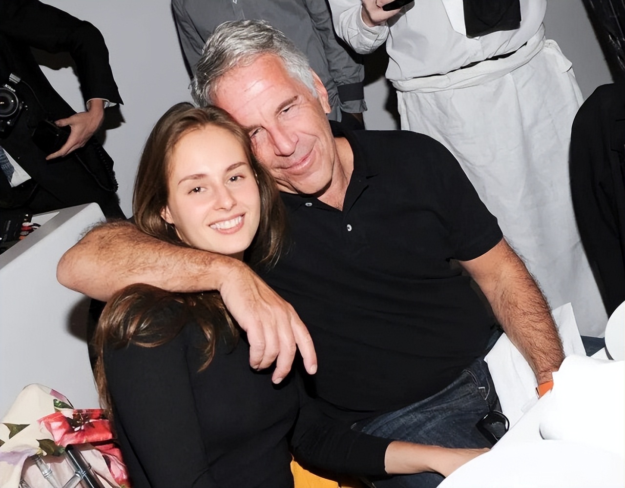 美国变态亿万富豪买下私人岛屿,美国千万富豪打造萝莉岛