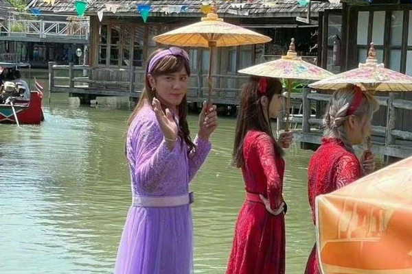 罗志祥近期活动,罗志祥女装出席活动