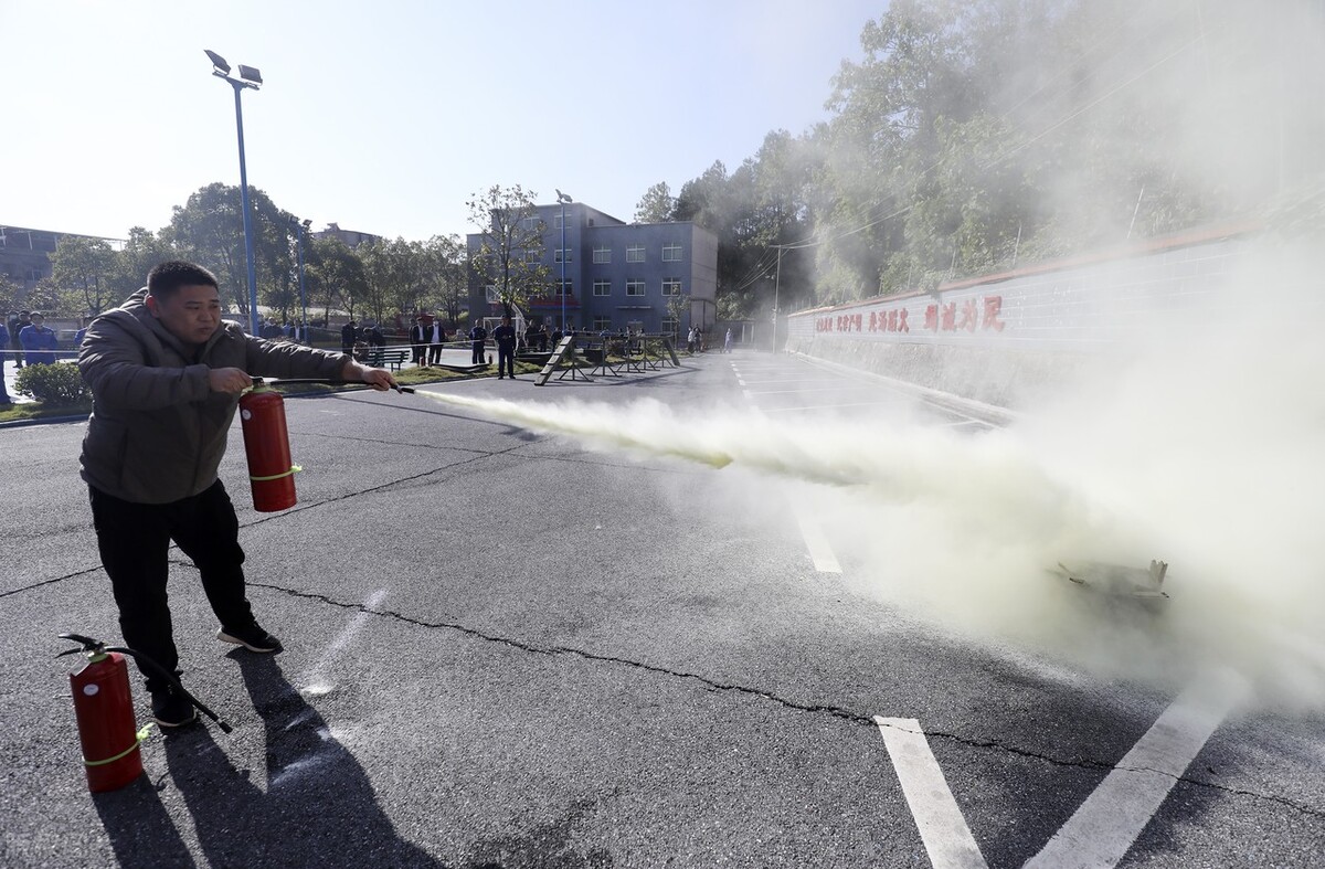 联想记单词口诀学语法,如何应用联想法记英语单词