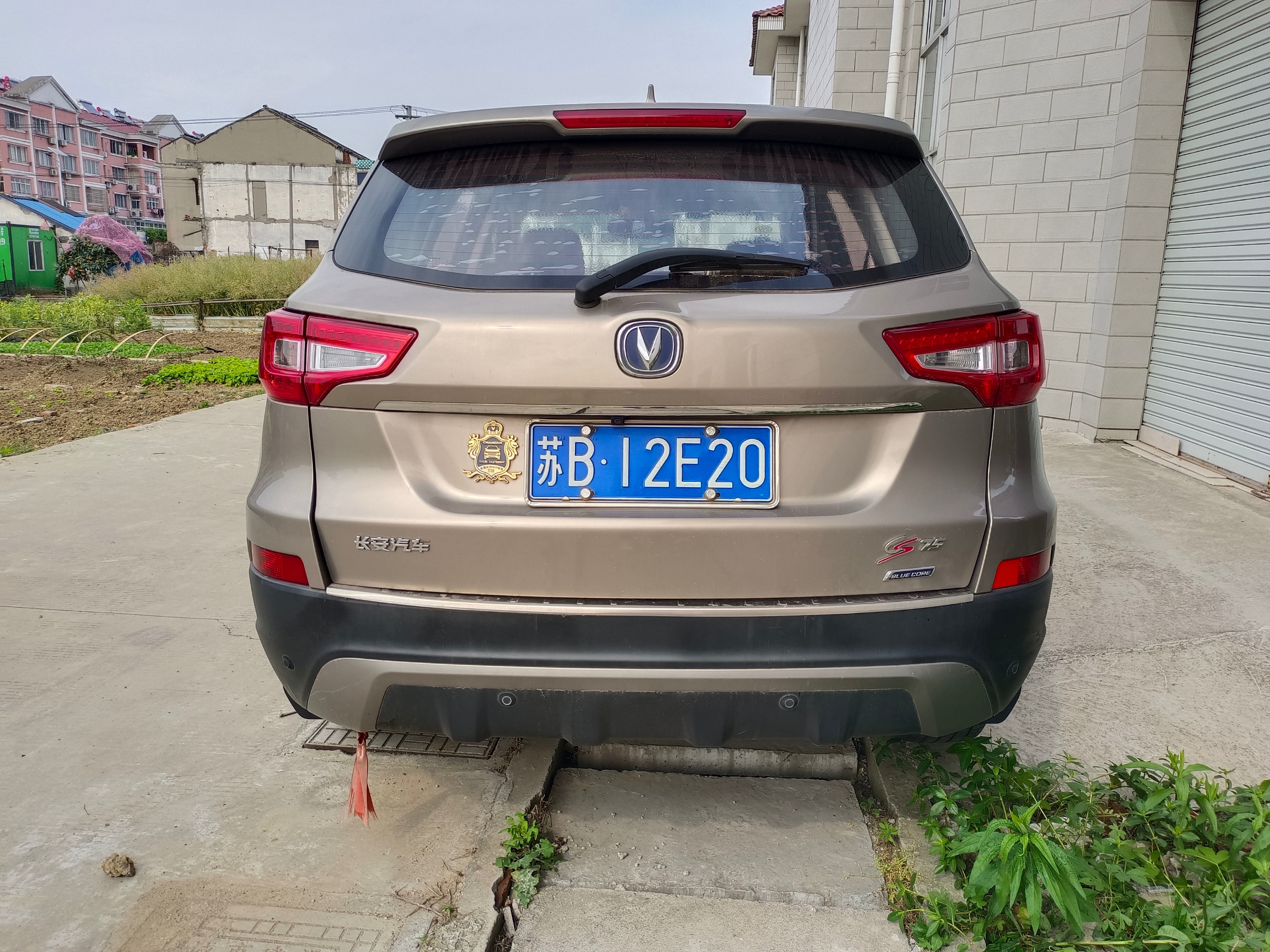 长安cs55前轮挡泥板内衬怎么更换,新车换挡泥板