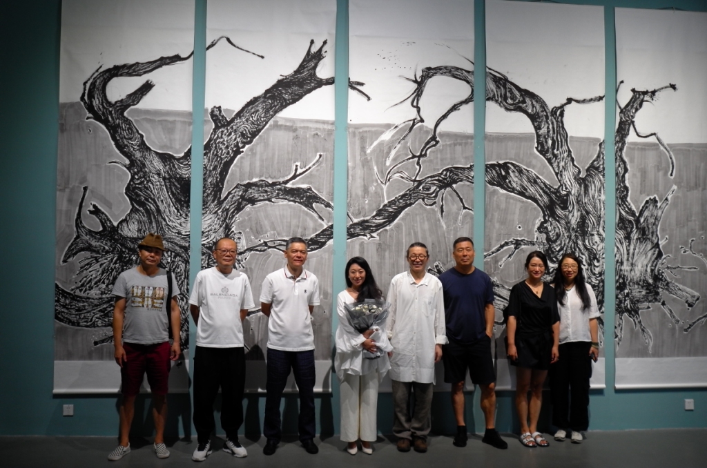 段初一个展西安开幕,以水墨方式回应时代之劫