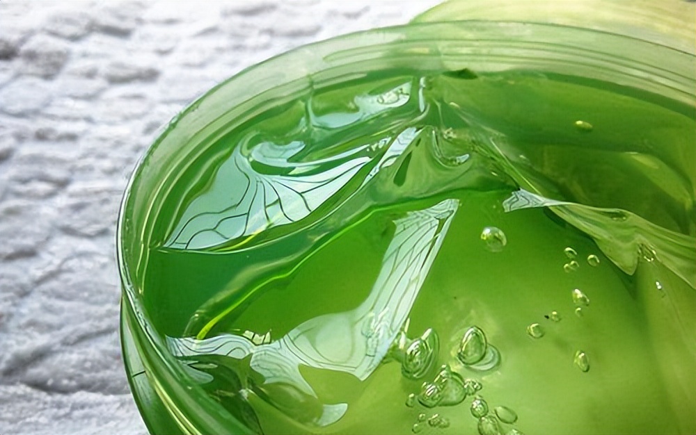 红霉素软膏淡斑 (为何红霉素软膏被称为淡斑专家)