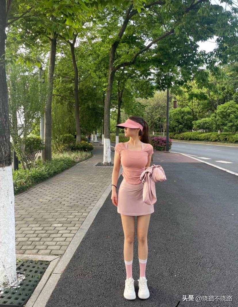 显瘦瑜伽服穿搭教程,瑜伽服套装短裙时尚最新款