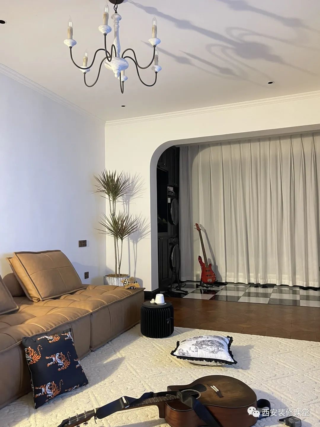 室内绿植软装搭配案例怎么摆,绿植与轻奢结合的软装搭配