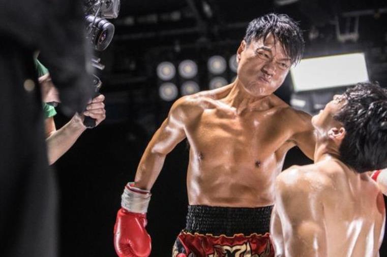 为角色增肥20斤专注演技不惧外表,为瘦到65公斤努力视频