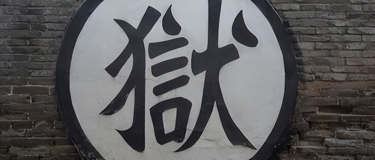 新加坡女孩离奇坠亡父亲家暴,新加坡坠亡女孩遭遇父亲家暴