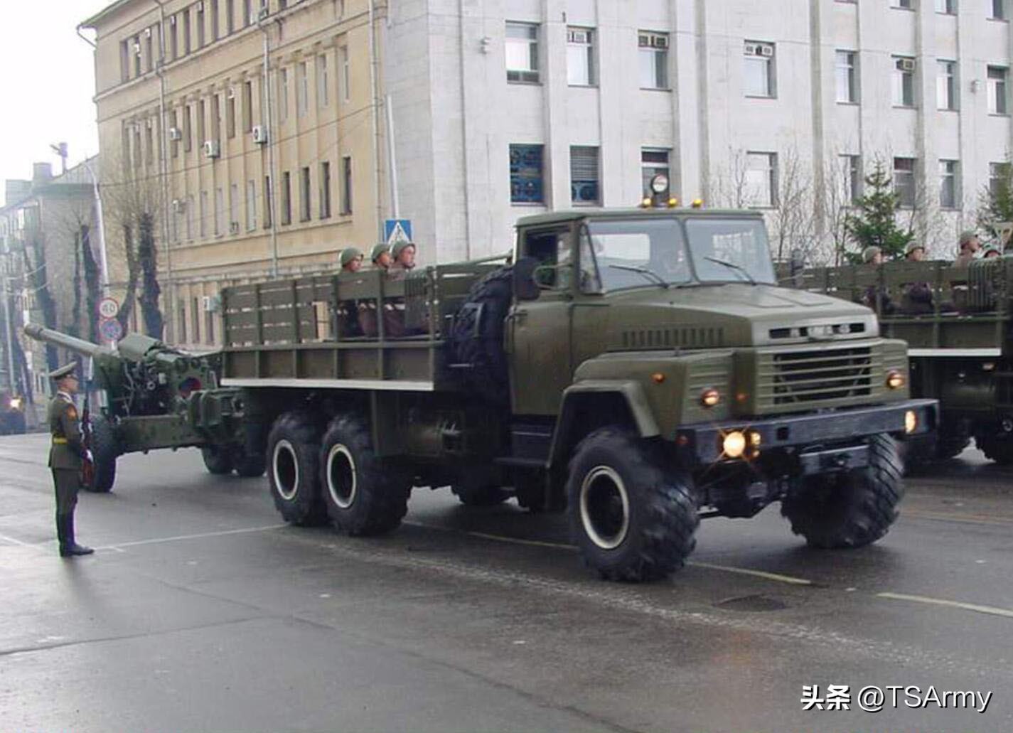 前苏联重型军用卡车图片,上个世纪的军用卡车苏联平头卡车