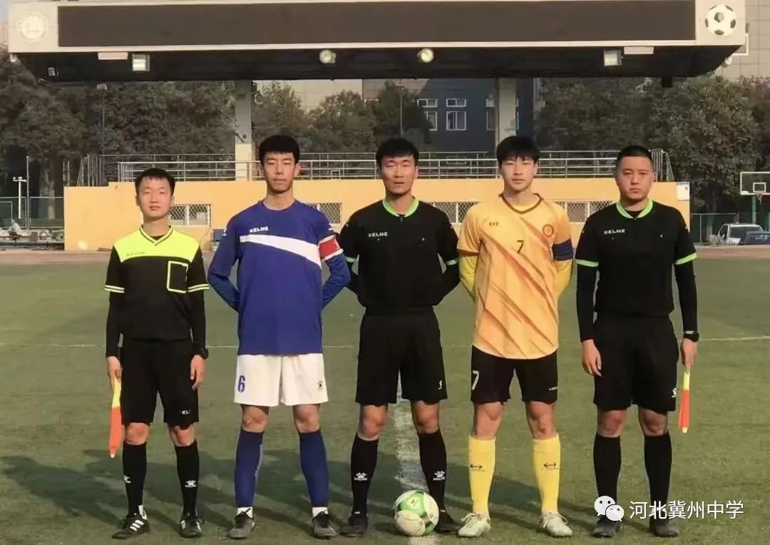 喜报足球比赛第一名,足球队夺冠庆祝