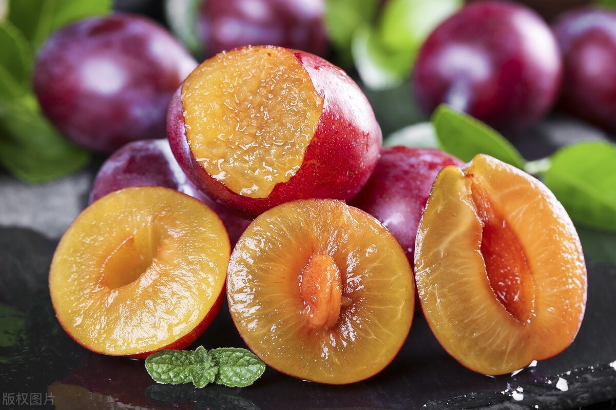 西梅糖分高吗减脂期能吃吗,西梅的糖度是多少减肥能吃吗